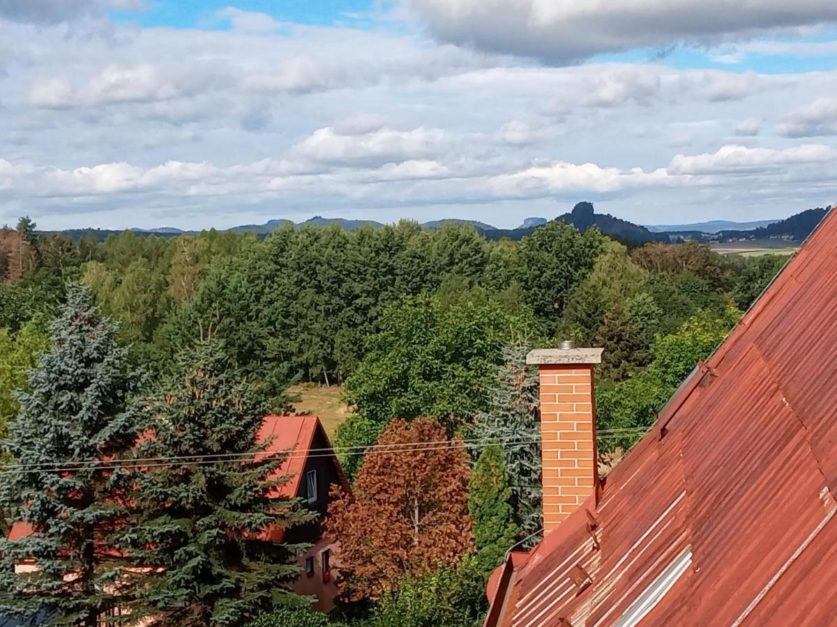 Hotel U Zeleneho Stromu - Zum Gruenen Baum Hrensko Bagian luar foto