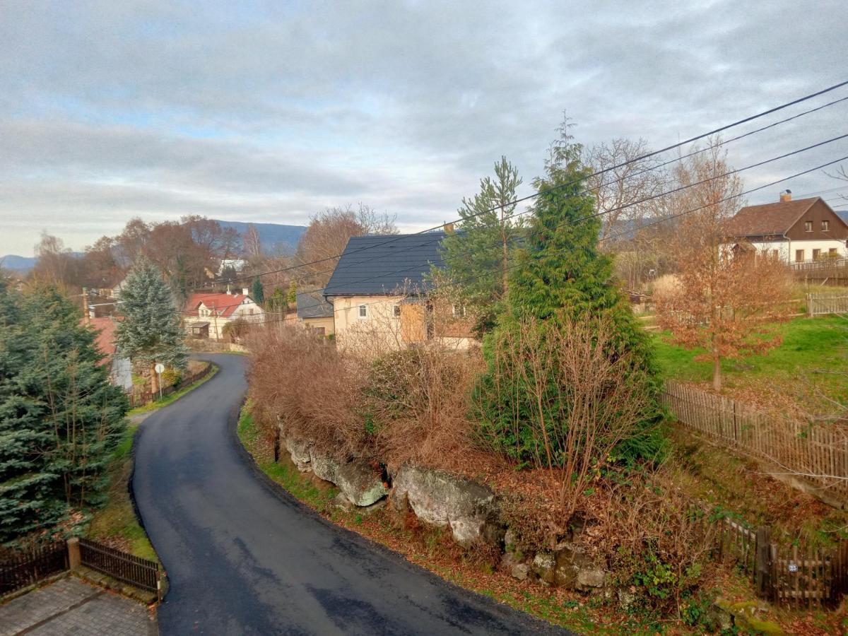 Hotel U Zeleneho Stromu - Zum Gruenen Baum Hrensko Bagian luar foto