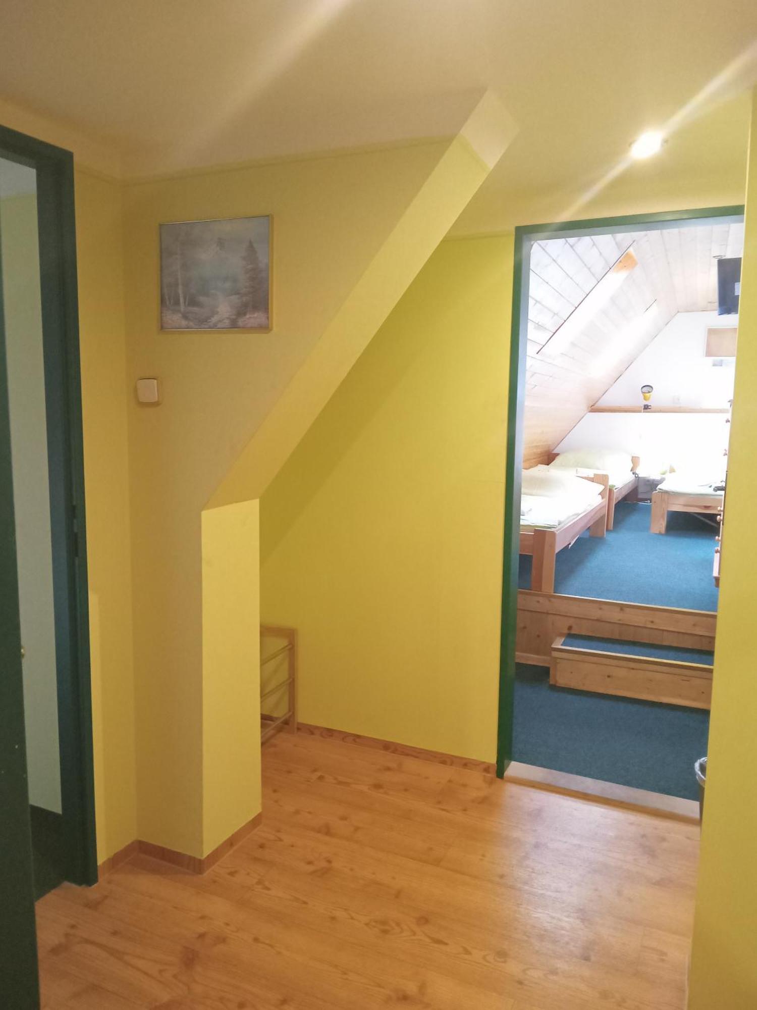 Hotel U Zeleneho Stromu - Zum Gruenen Baum Hrensko Bagian luar foto