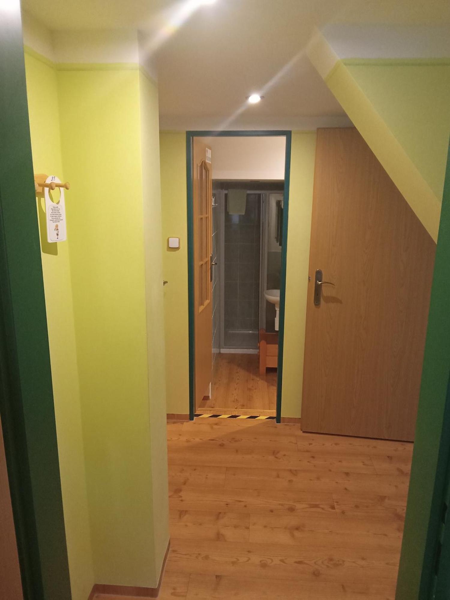 Hotel U Zeleneho Stromu - Zum Gruenen Baum Hrensko Bagian luar foto